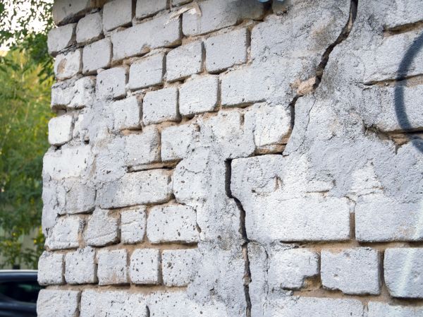 Cracked Brick Wall Repair in Snohomish